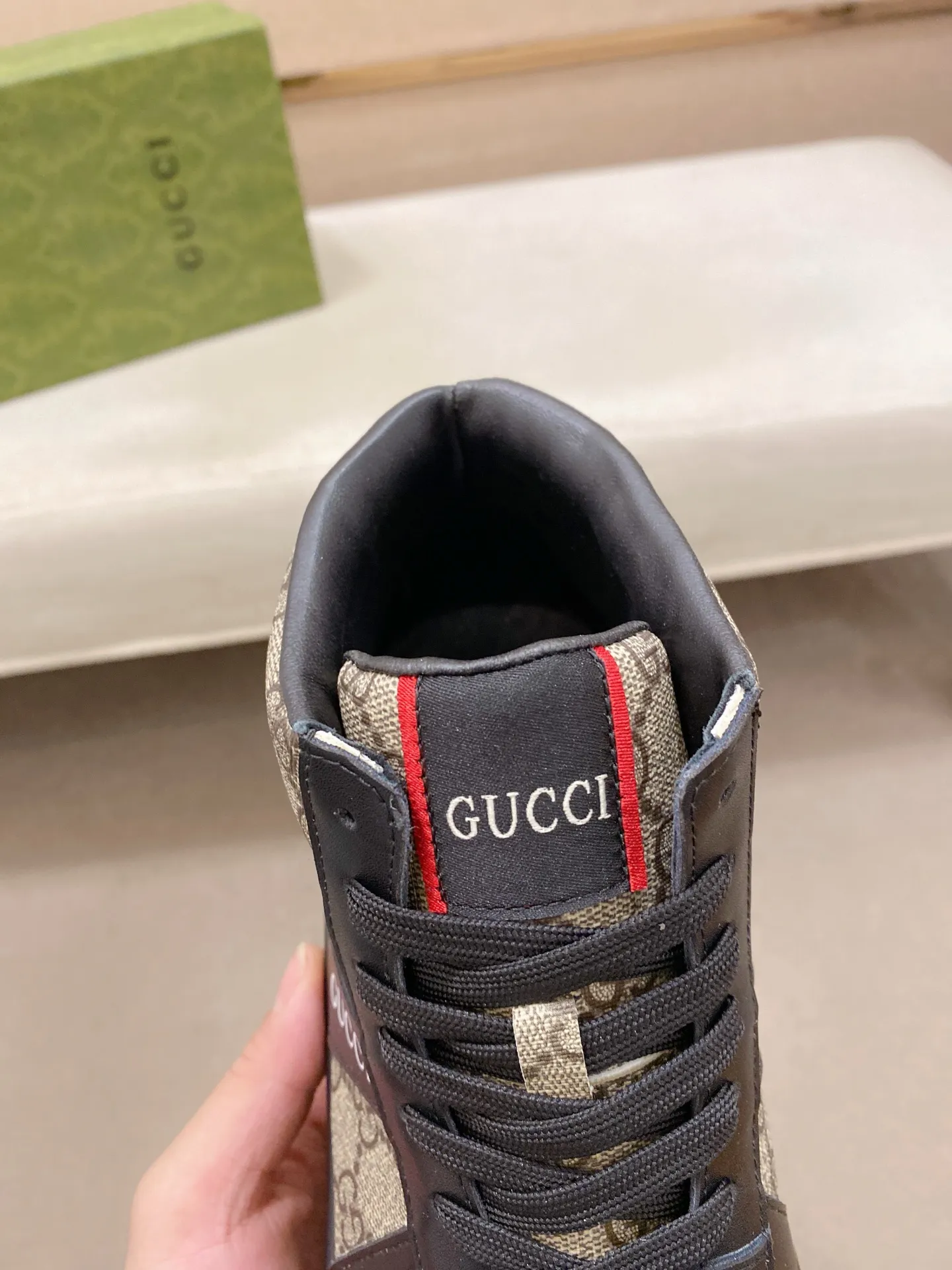 Factory price: 442💰 (GUCCI) The latest model from the official website🎁🎁Casual and fashionable men's shoes👟, hot style💥The style is simple and elegant, exclusive for trendy men. Unique official website's latest brand elements👑original Gucci decoration, fashionable and generous, the fabric is original cowhide ✅sheepskin lining, the official website specifies wear-resistant casual outsole, the classic model is taken in kind at the counter🎬38-44 (can be customized for 45 non-refundable)